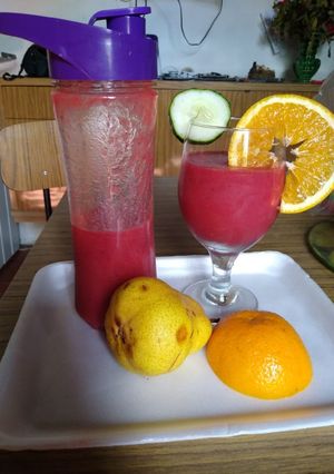 Una foto de LICUADO "TENTACIÓN DE SABOR" y SALUD. COLOR EN Carnaval