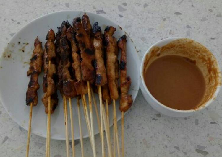 Steps to Make Homemade Chicken Satay (Sate Ayam) with Peanut Sauce