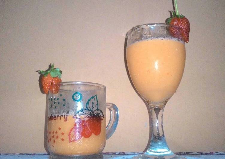 Langkah Mudah untuk Menyiapkan Jus strawberry wortel smoothie yang Bikin Ngiler