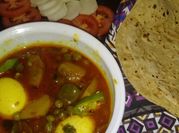 A picture of egg chapati