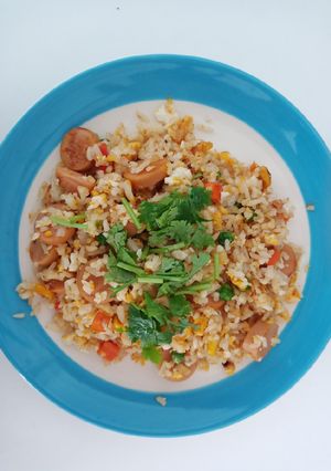 รูปของ ข้าวผัดไส้กรอกง่ายๆ ไม่แฉะ