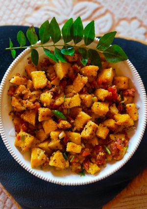 લેફ્ટ ઓવર ઈડલી ઘોટાલા (Left over Idli Gotala Recipe In Gujarati) રેસીપી મુખ્ય ફોટો