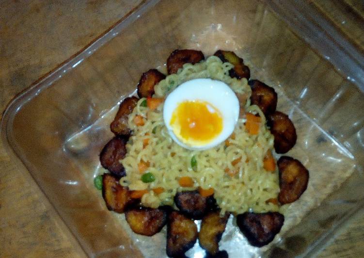 Recipe of Super Quick Indomie Veggies,fried plantain and boiled eggs