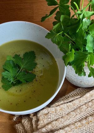 A picture of Pea and Parsley Soup 🌱🌿.