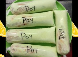 Una foto de Bolis gourmet de pay de limón