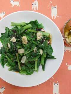燙青菜佐蒜味油 ♥ 蒜香橄欖油 1 的食譜成品照片
