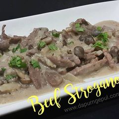 A picture of Beef Stroganoff.