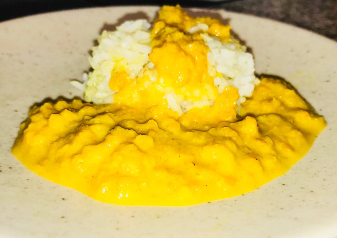 Dhal de lentejas rojas y coco