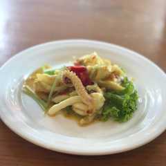รูปของ Salad Cumi Saos Spicy (squid salad with spicy sauce)