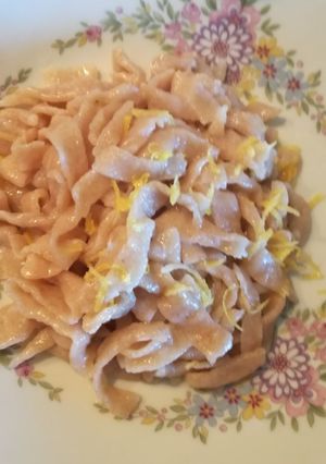 Foto di #Tagliatelle in salsa di burro e limone#