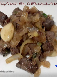 Una foto de Hígado encebollado