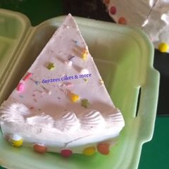 A picture of Whipped cream cake.
