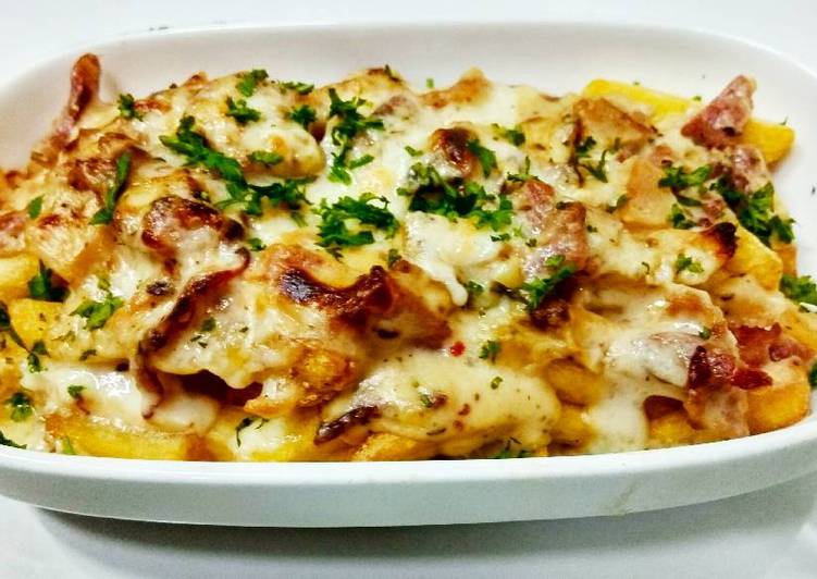 Recipe of Award-winning Bacon and cheese loaded potato fries