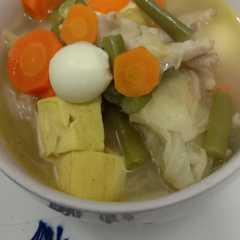 A picture of Sop Ceker Telur Puyuh.