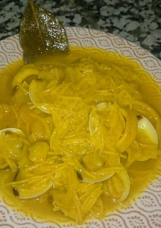 Una foto de Fideuá de marisco 