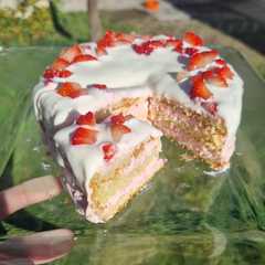 Una foto de Mini torta de Frutillas 🍓