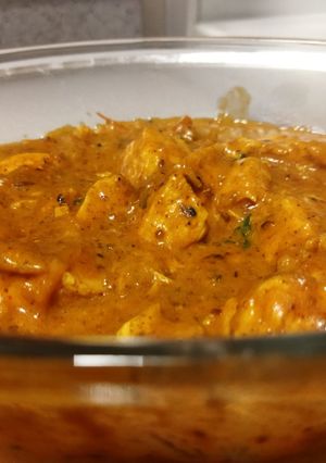 A picture of Achari chicken.