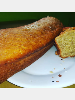 Una foto de Queque avena y plátano 🤤🥧🍌