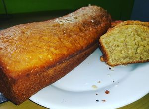 Una foto de Queque avena y plátano 🤤🥧🍌