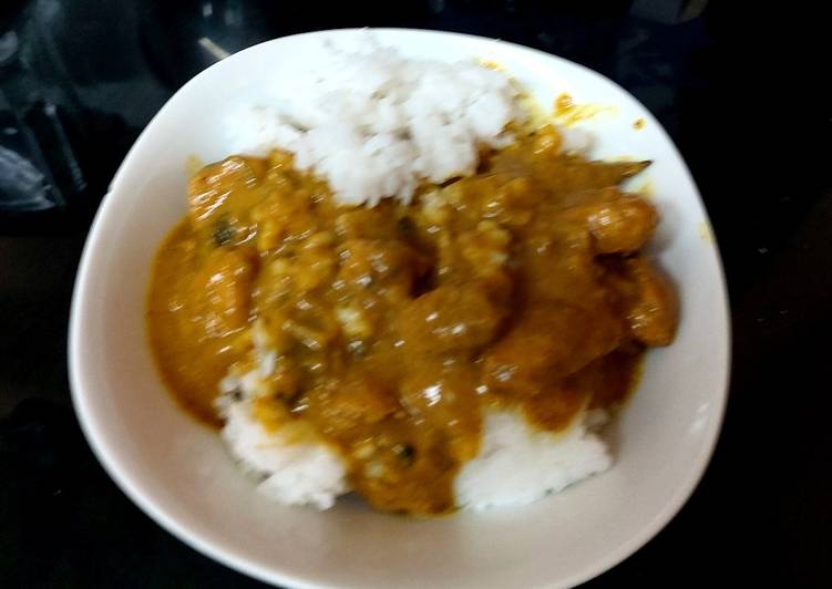 How To Make  My Lovely flavoured Curried Chicken with Rice