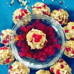 A picture of Murmura tuti futi laddu.