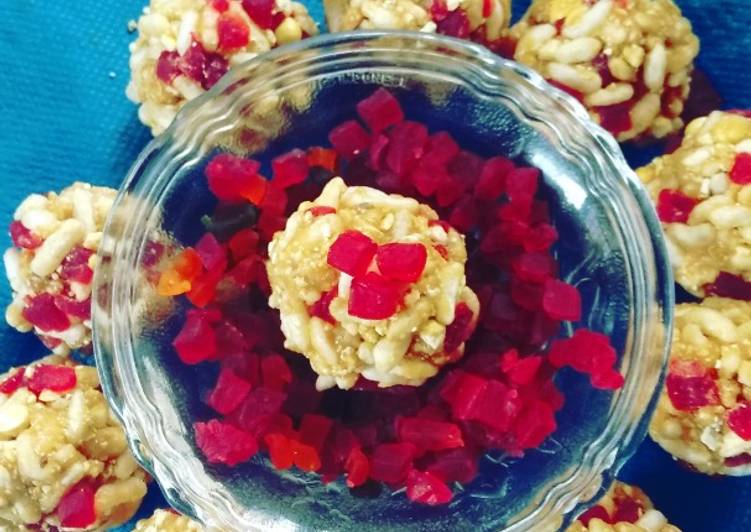 Recipe of Favorite Murmura tuti futi laddu