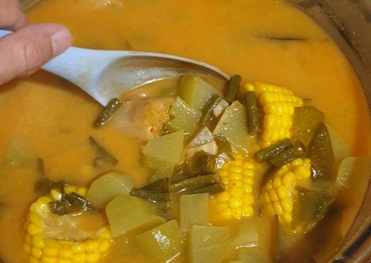 Sayur asem kacang tanah translate: sour soup veggie with peanuts