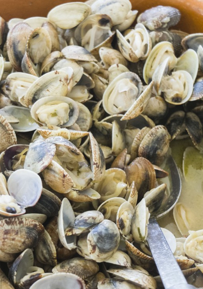 Una foto de Almejas a la marinera