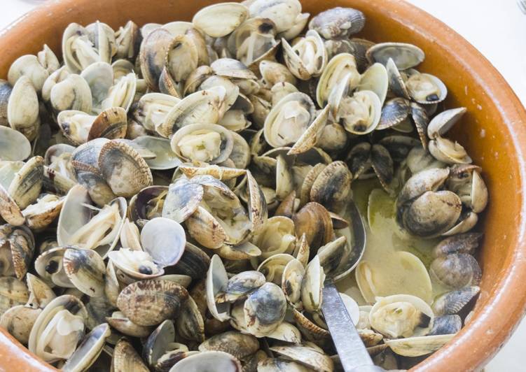 Almejas a la marinera
