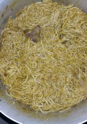 A picture of Spaghetti and chicken.