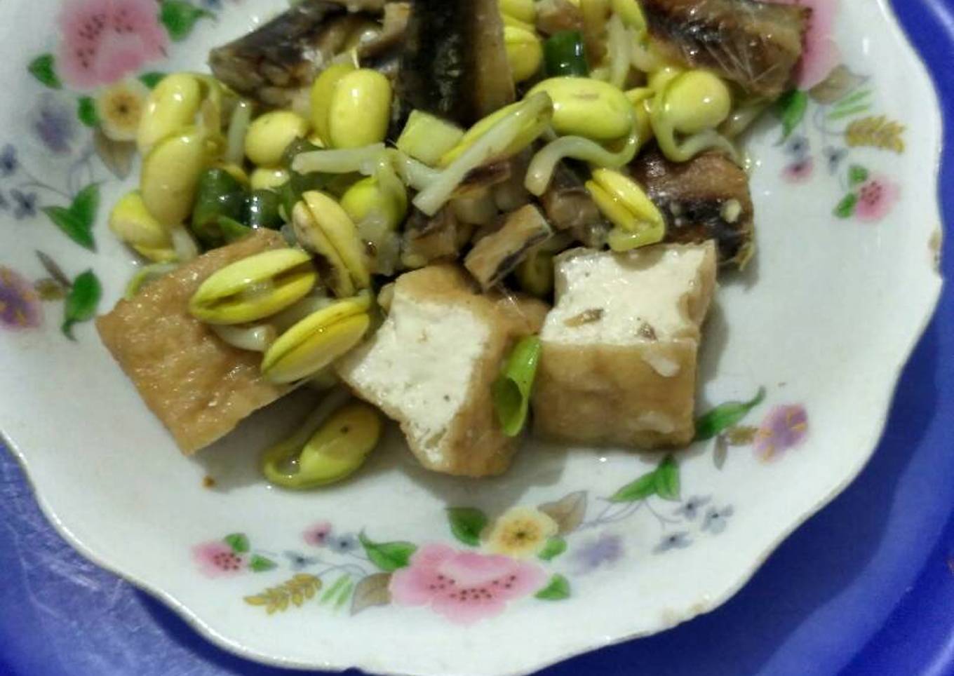 Toge ikan asin rebus