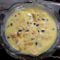 A picture of Fruit Custard.