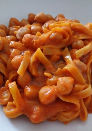 A picture of Tagliatelle e ceci toscana.