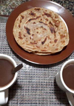 A picture of Brown chapatis.