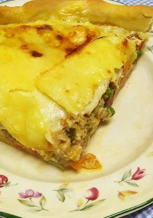 Una foto de Quiche de verduras y atún