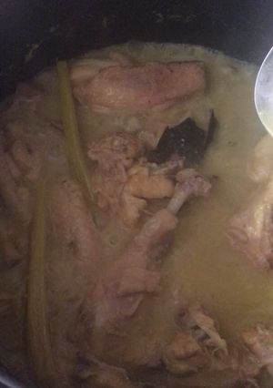 Foto resep Resep Lebaran: Opor Ayam Kuning