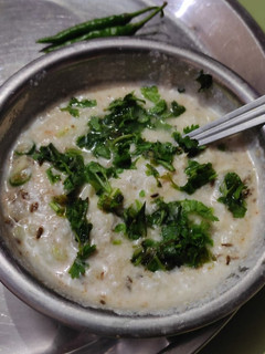 आलू का रायता (aloo ka raita recipe in Hindi) रेसिपी मुख्य फोटो