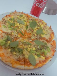 ઇટાલિયન પીઝા (Italian Pizza Recipe In Gujarati) રેસીપી મુખ્ય ફોટો