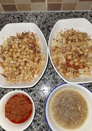 صورة لوصفة كشري مصري على اصوله
