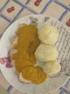 Una foto de Carne mechada con patatas cocidas