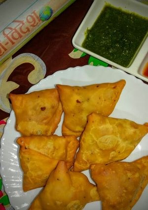 A picture of Potato Samosa.