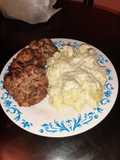 Papas mayo picante con hamburguesas caseras