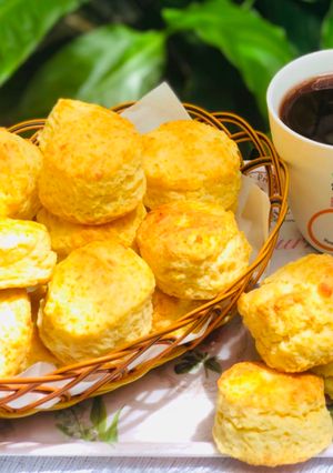 A picture of Mini cheese biscuits with Greek Yogurt.