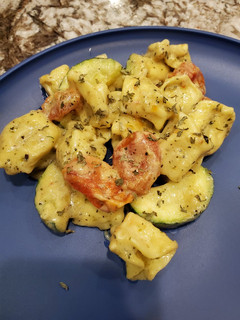 A picture of Tortellini Pesto Alfredo.