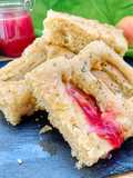 Focaccia crescenza e pere con salsa ai fichi d’india rossi