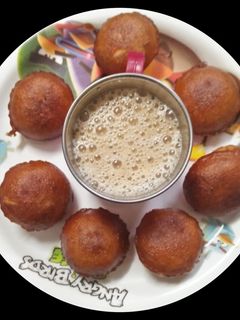 உண்ணியப்பம் (Unniappam recipe in tamil) செய்முறை முக்கிய புகைப்படம்