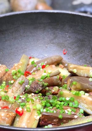 Hình của món Cà Tím Xào Tóp Mỡ.