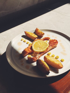 Foto resep Grilled Salmon with Baked Potato and Steamed Corn