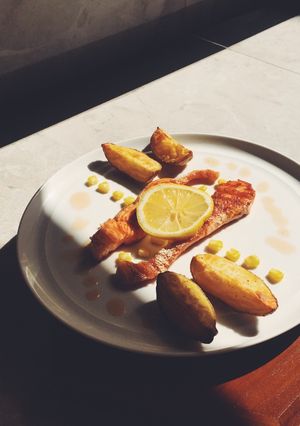 Foto resep Grilled Salmon with Baked Potato and Steamed Corn