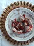 Costillitas aromatizadas con cáscara de cítricos y salsa de chiles rojos